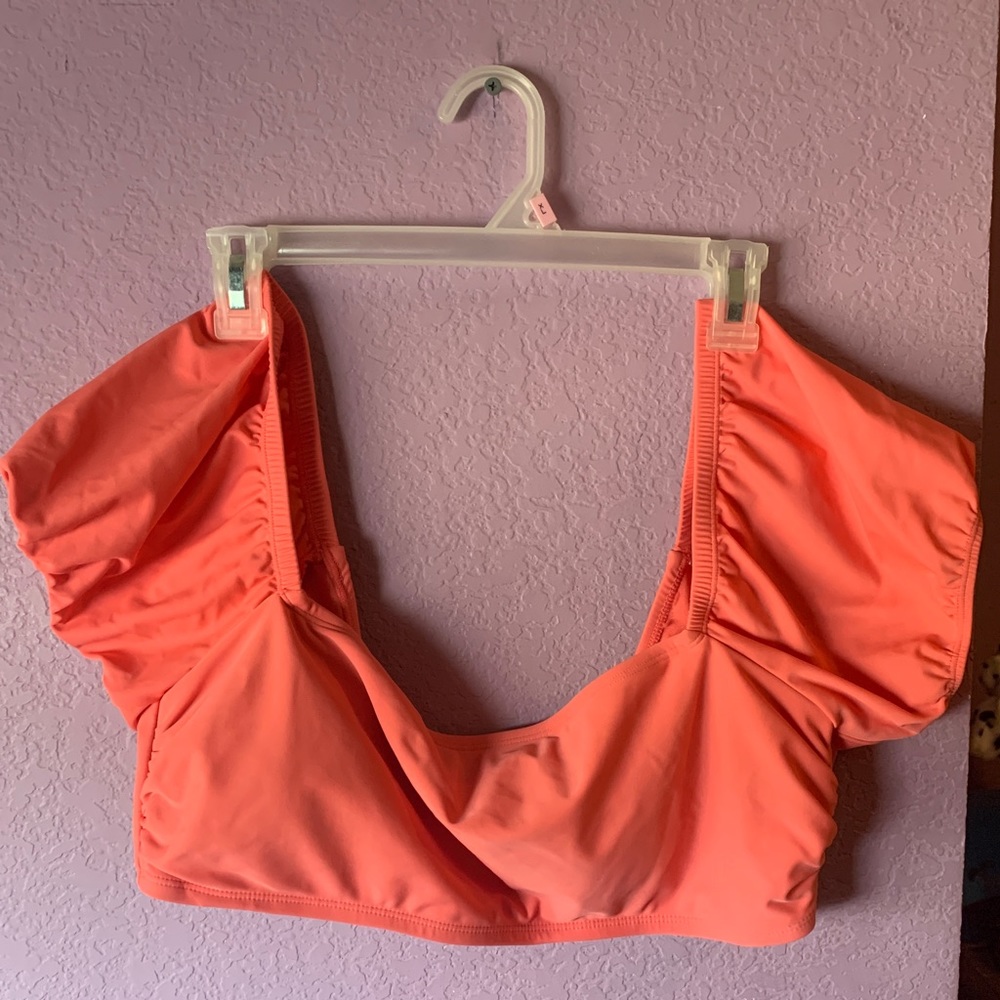 Pink crop top with clip back, removable boob pads